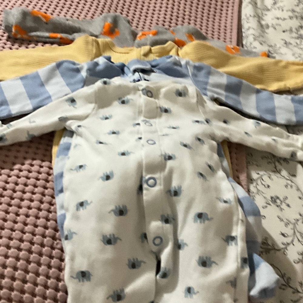Newborn pajamas babies 4 pieces different brands
